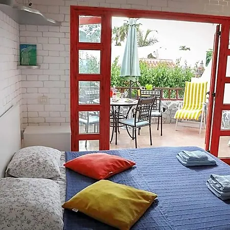 Geranios, Close To Beach, Puerto Colon, Yellowcat 2